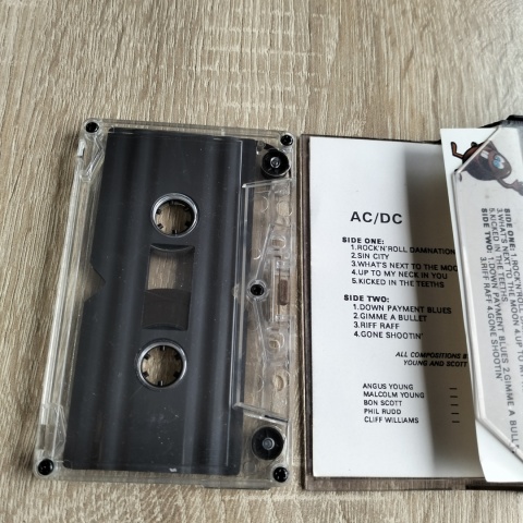 Kaseta magnetofonowa AC DC