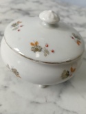 Przedwojenne porcelanowe puzderko na nóżkach Ćmielów