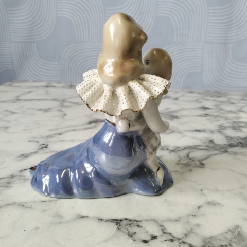 Porcelanowa figurka matka z dzieckiem Połonne