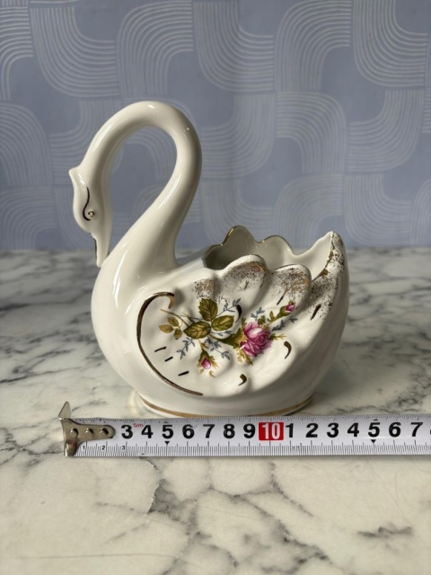Porcelanowy łabędź złota róża
