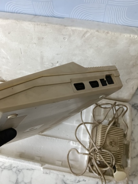 Stary komputer Commodore