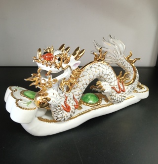 Figurka chińskiego smoka Feng shui