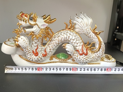 Figurka chińskiego smoka Feng shui