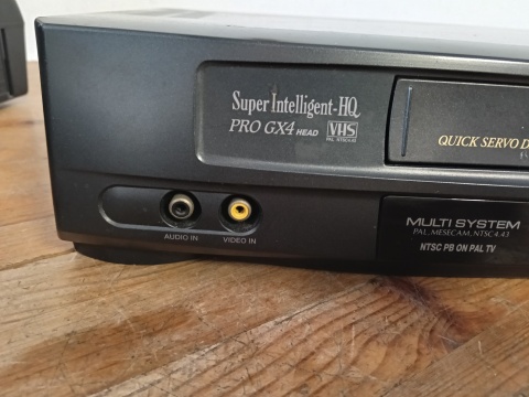 Magnetowid Akai VS-G405