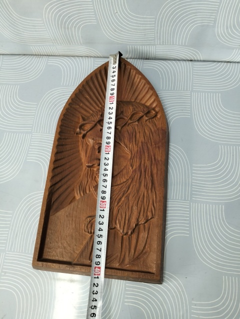 Płaskorzeźba Chrystus w koronie cierniowej