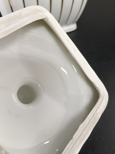 Porcelanowy pojemnik na cukier