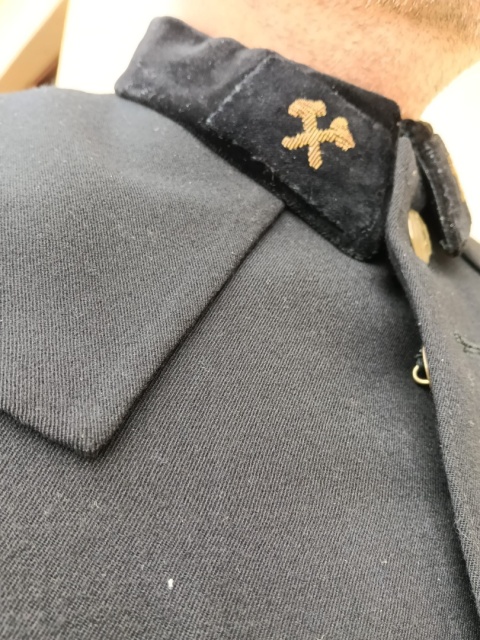 Stary mundur górniczy wraz z czapką gorniczą