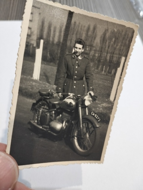 Zdjęcie stary motocykl Jawa