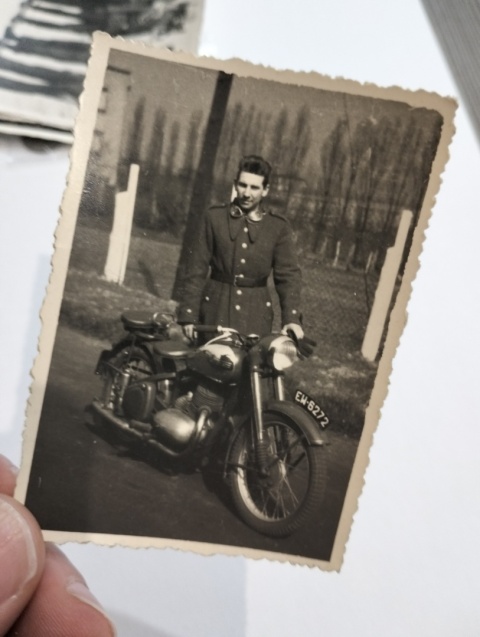 Zdjęcie stary motocykl Jawa