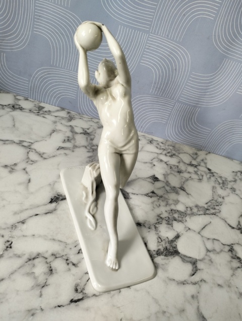Stara figurka porcelanowa Heu Bach