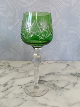 Zielony kryształowy kieliszek vintage remery