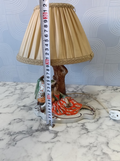 Piękna porcelanowa lampka retro