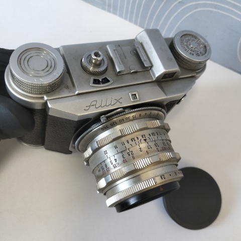 Stary aparat fotograficzny Altix Carl Zeiss