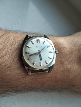 Stary zegarek nakręcany Raketa