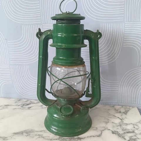 Lampka naftowa Jupiter 1