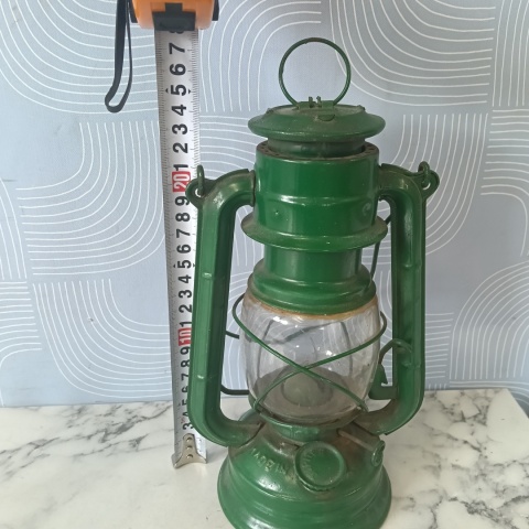 Lampka naftowa Jupiter 1