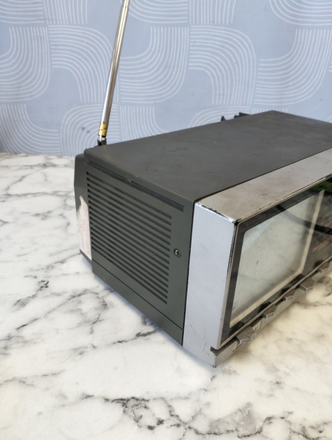 Radio z telewizorem Nikkai