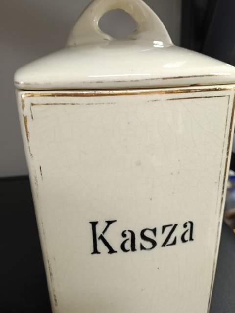 Przedwojenny pojemnik na kaszę Chodzież