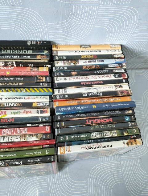 Filmy DVD 40 sztuk