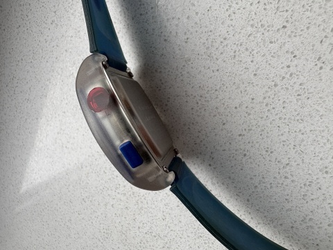 Stary zegarek elektroniczny z pulsometrem