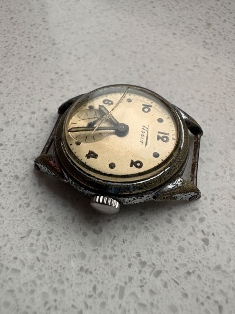 Stary zegarek nakręcany Tissot