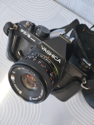 Stary aparat fotograficzny Yashica obiektyw super stan