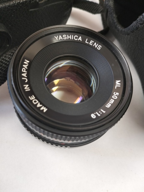 Stary aparat fotograficzny Yashica obiektyw super stan