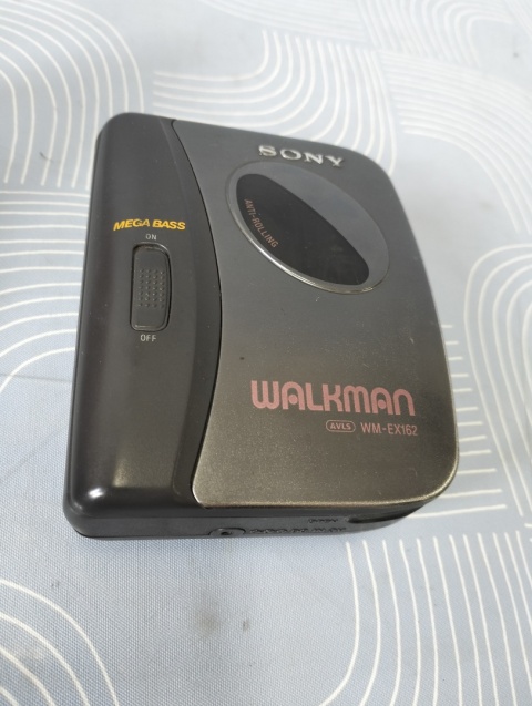 Walkman Sony WM-EX162 z funkcją Mega Bass