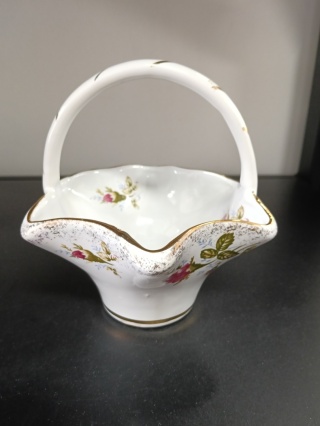 Mały koszyczek porcelana złota róża