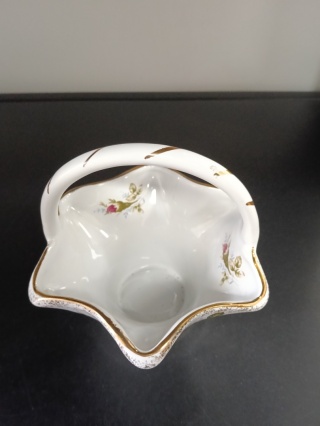 Mały koszyczek porcelana złota róża