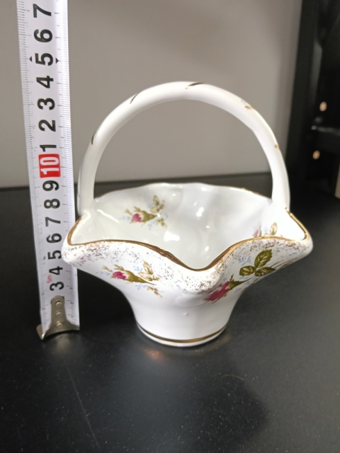 Mały koszyczek porcelana złota róża