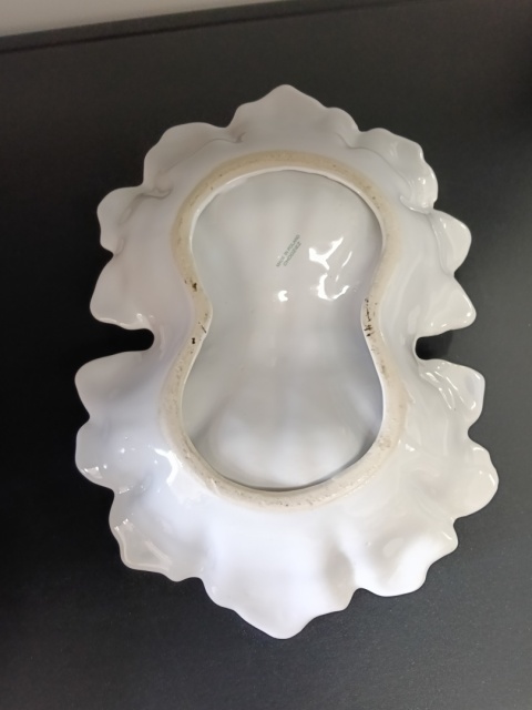 Piękna patera w kształcie liścia porcelana złota róża