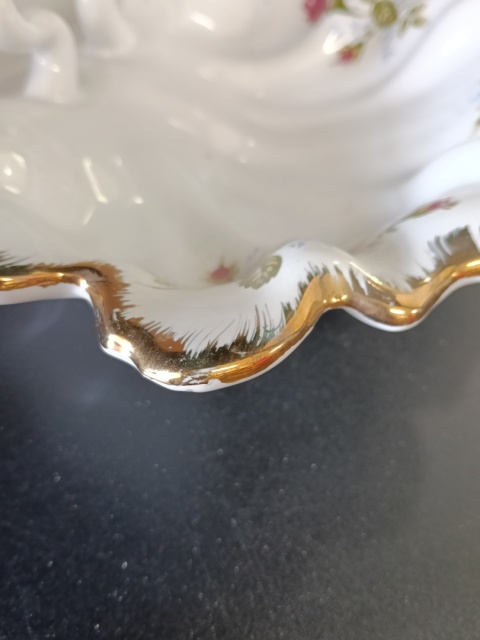 Piękna patera w kształcie liścia porcelana złota róża